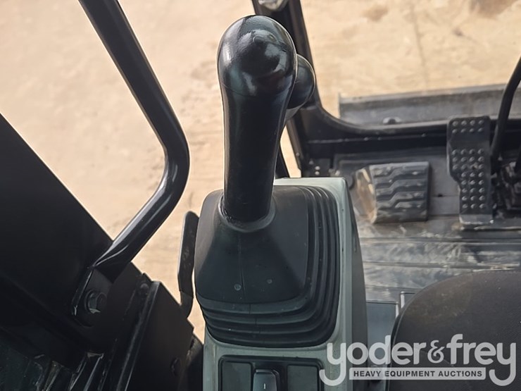 2018-caterpillar-305.5-image-108