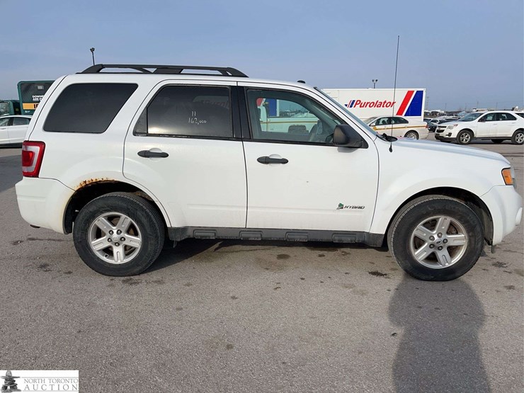 2011-ford-escape-hybrid-image-4