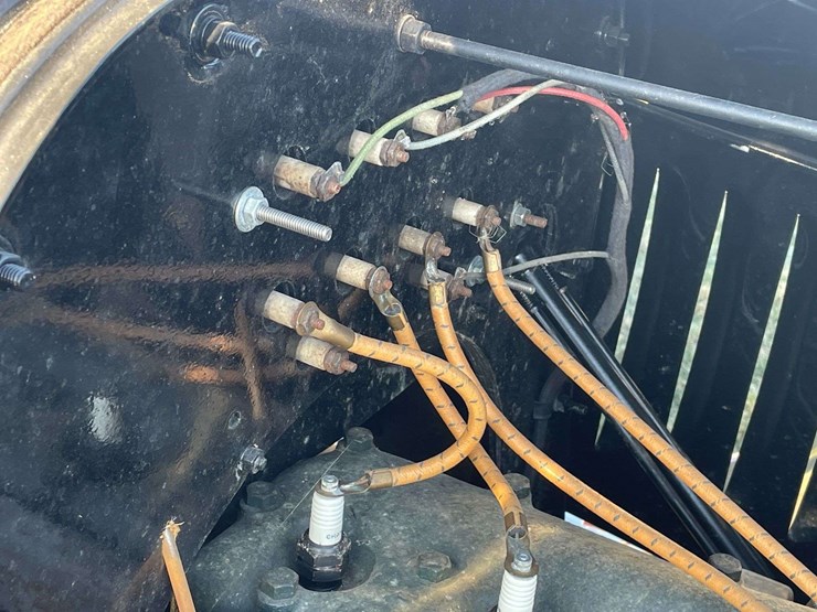 1917-model-t-touring-image-79