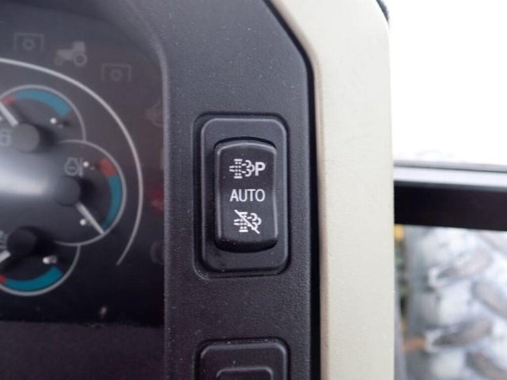 2016-john-deere-5085e-image-17