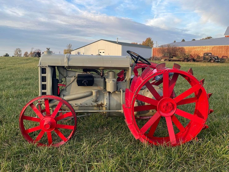 1917-experimental-fordson-tractor-(oldest-fordson-tractor-in-the-world)-image-2