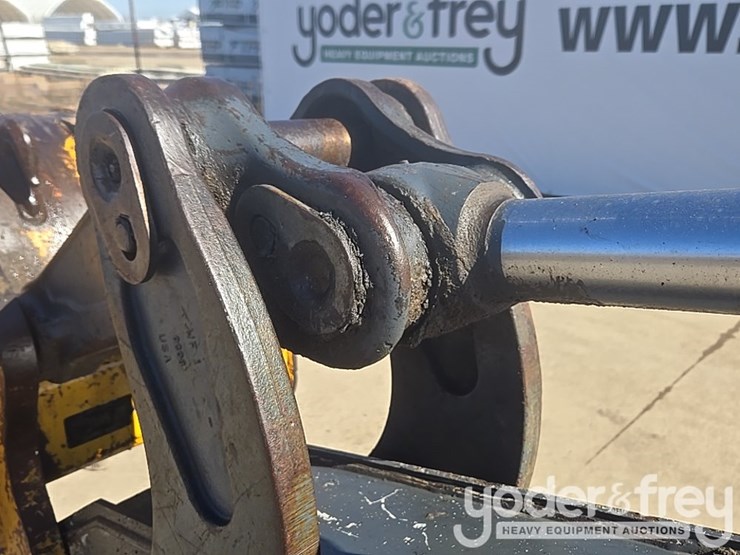 2010-deere-310sj-image-53