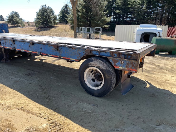 #1030-•-1973-28'-pike-semi-trailer-(has-wi-title)-image-3