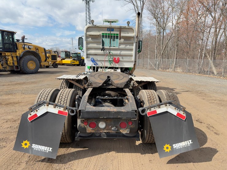 2018-mack-pinnacle-cxu613-image-4