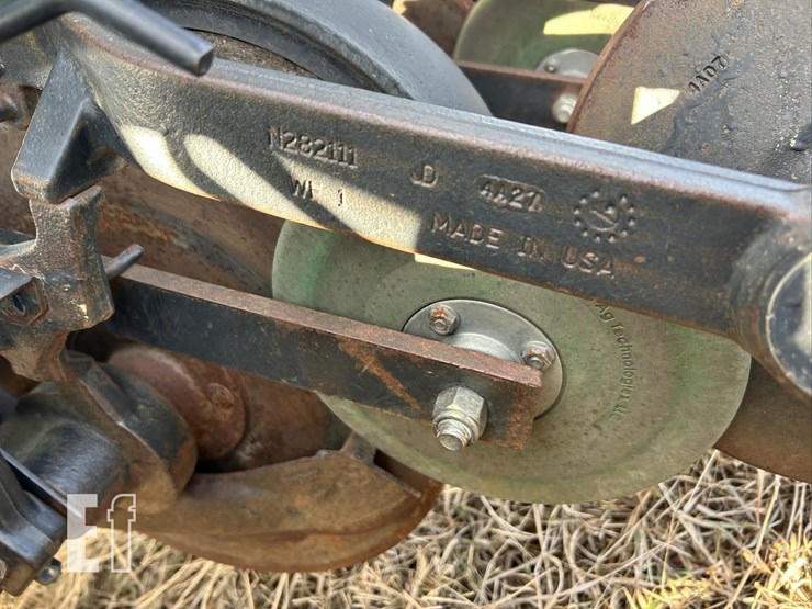 2004-john-deere-1590-image-55