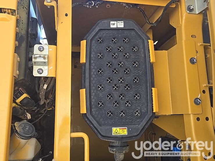 2019-caterpillar-336-image-37