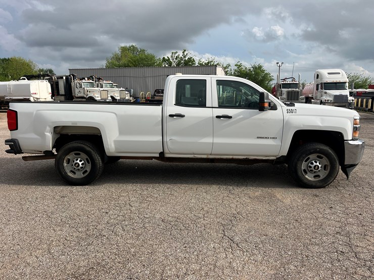 2016-chevrolet-silverado-2500hd-image-4