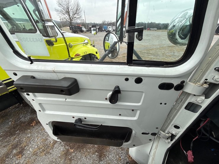 2000-international-4900-image-14