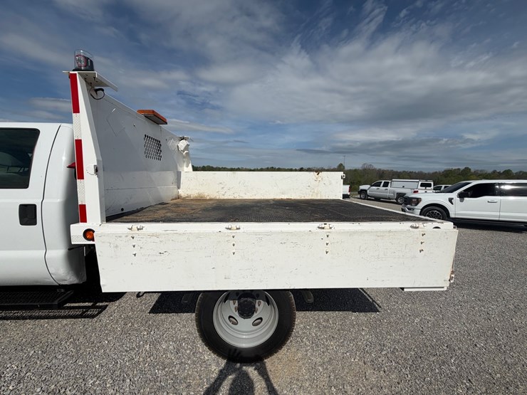 2012-ford-f550-image-23