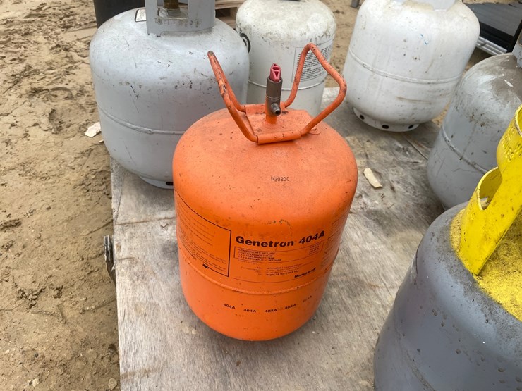 #3922-•-(7)-refrigerant-tanks-and-(1)-nitrogen/argon-tank-image-24
