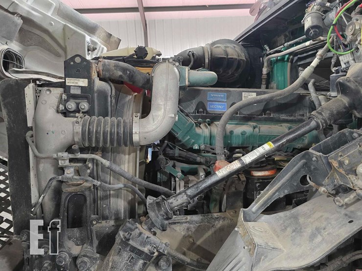 2008-volvo-vnm64200-image-17