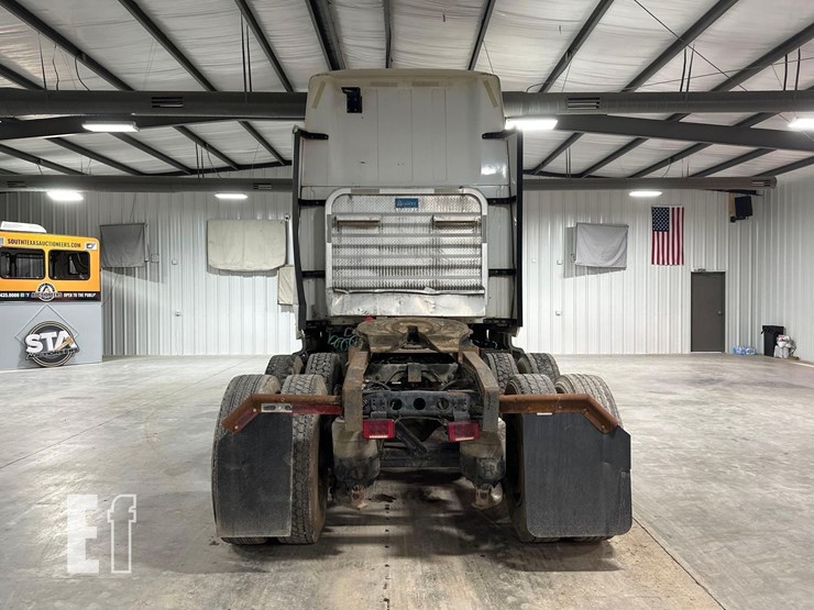 2012-international-prostar-image-8