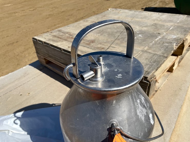 #3959-•-de-laval-milk-bucket-image-4