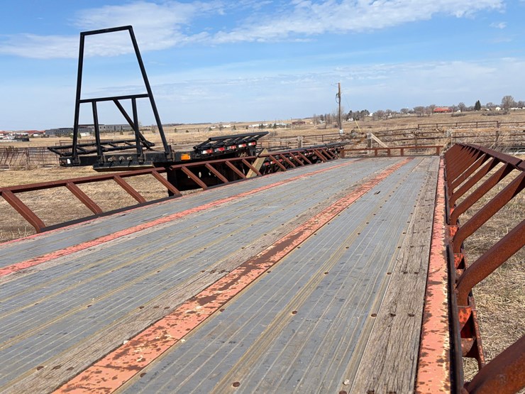 2006-transcraft-flatbed-trailer-image-13