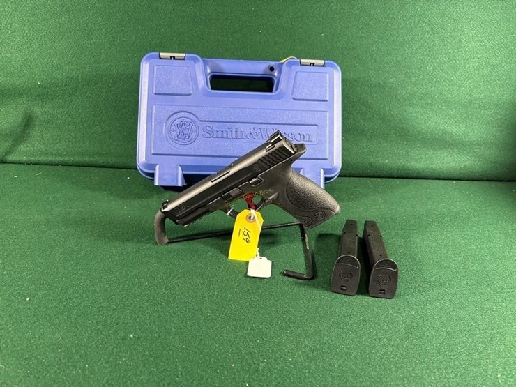 smith-&-wesson-m&p-40---40-s&w-pistol-image-4