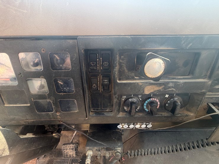 1990-international-4900-image-35