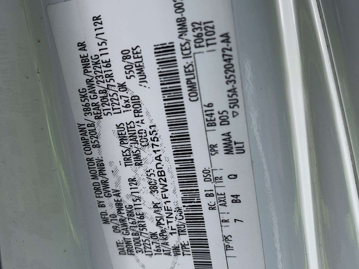 2011-ford-cargo-image-18