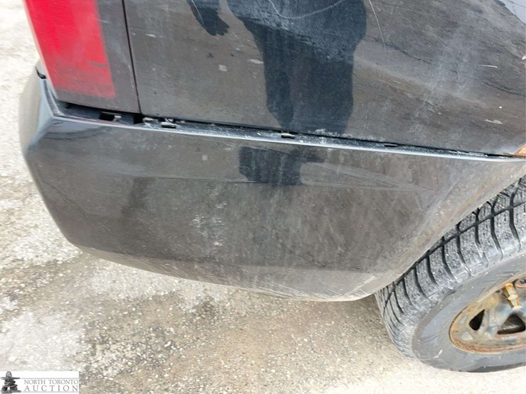 2017-chevrolet-tahoe-image-30