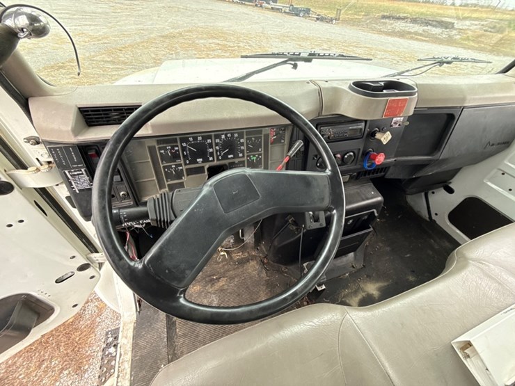 2000-international-4900-image-15