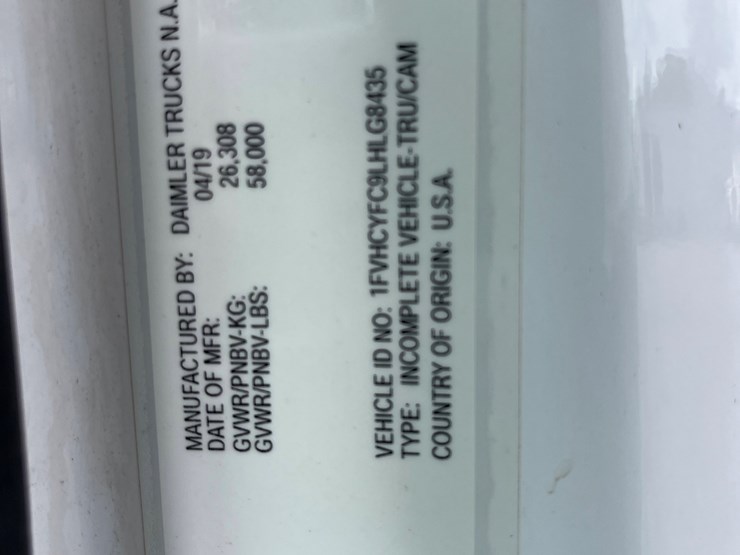 2020-freightliner-m2-106-image-22