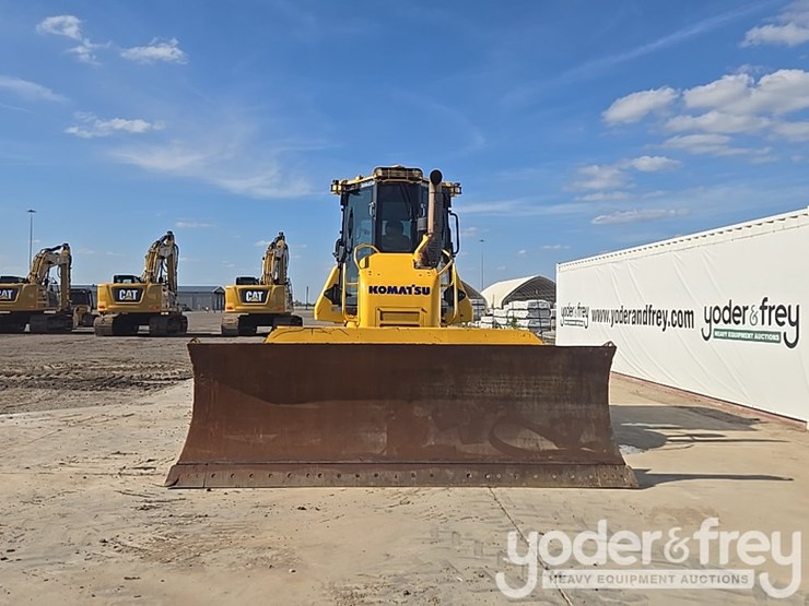 2023-komatsu-d61px-24-image-8