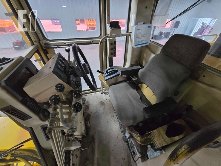 2004-caterpillar-120h-image-13