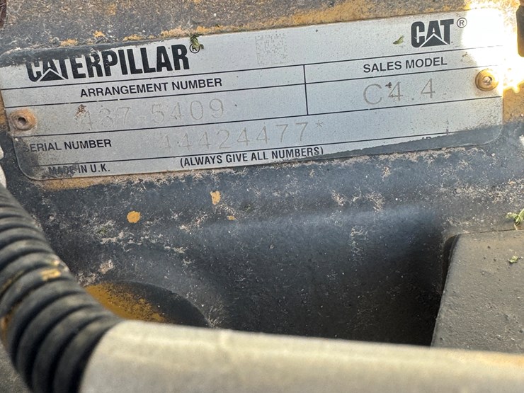 caterpillar-engine-image-3