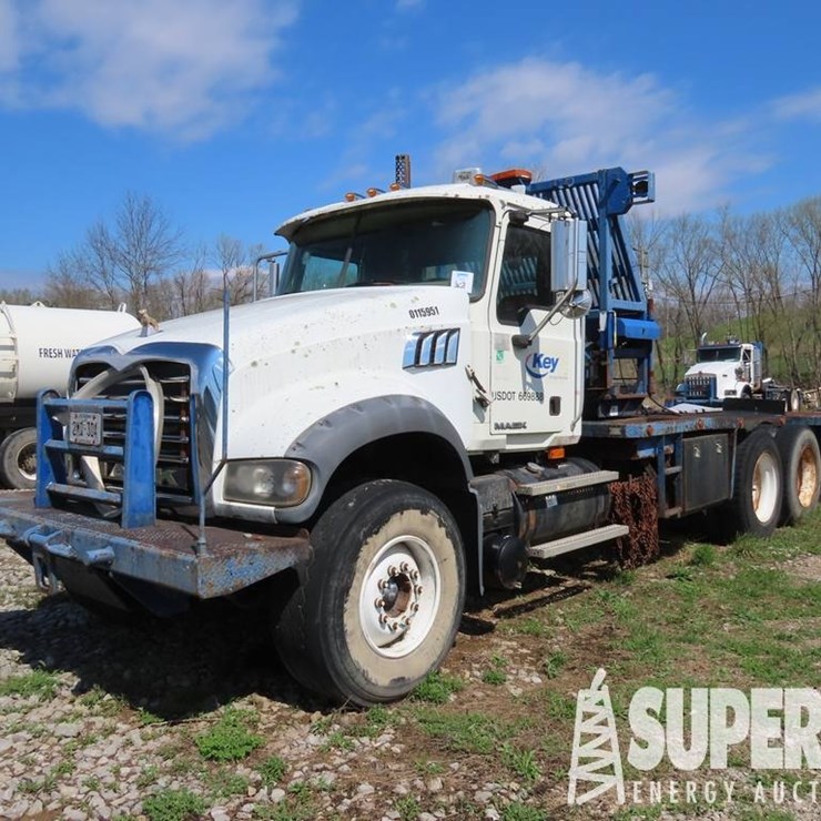 (x) (6-3) 2009 MACK GU713 T/A Winch Truck w/ Day C...