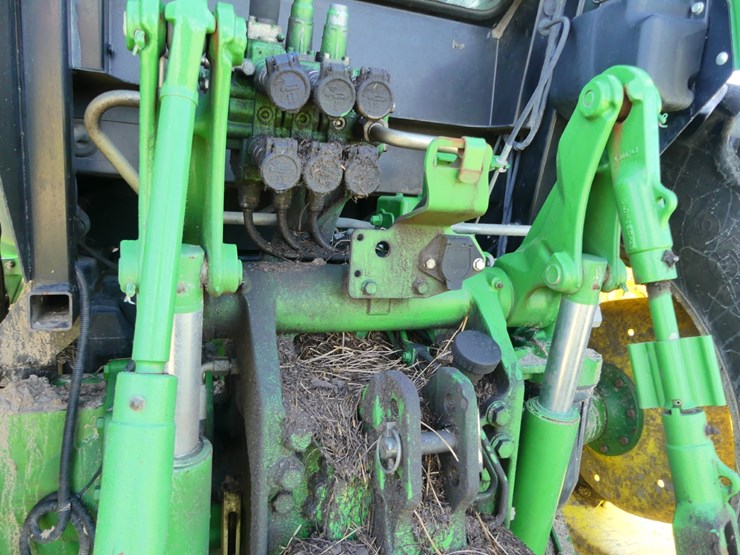 john-deere-6105e-image-6