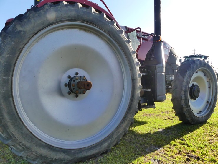 case-ih-farmall-140a-image-7