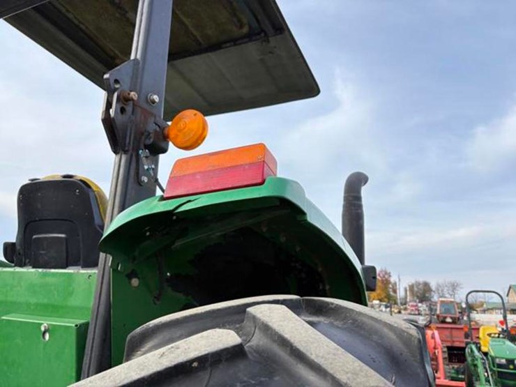 2020-john-deere-6105e-image-12