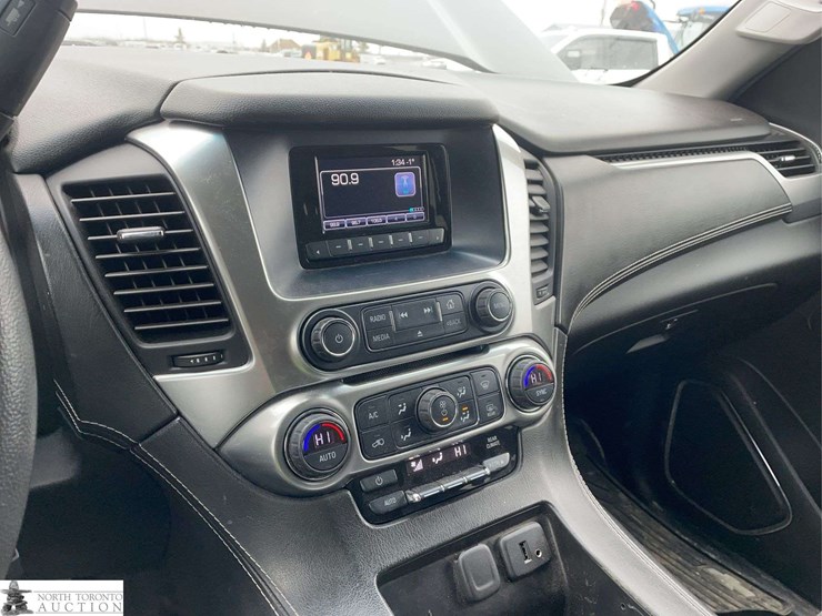 2017-chevrolet-tahoe-image-13