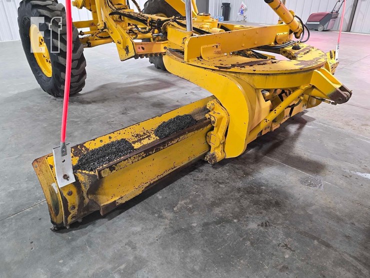 2004-caterpillar-120h-image-12