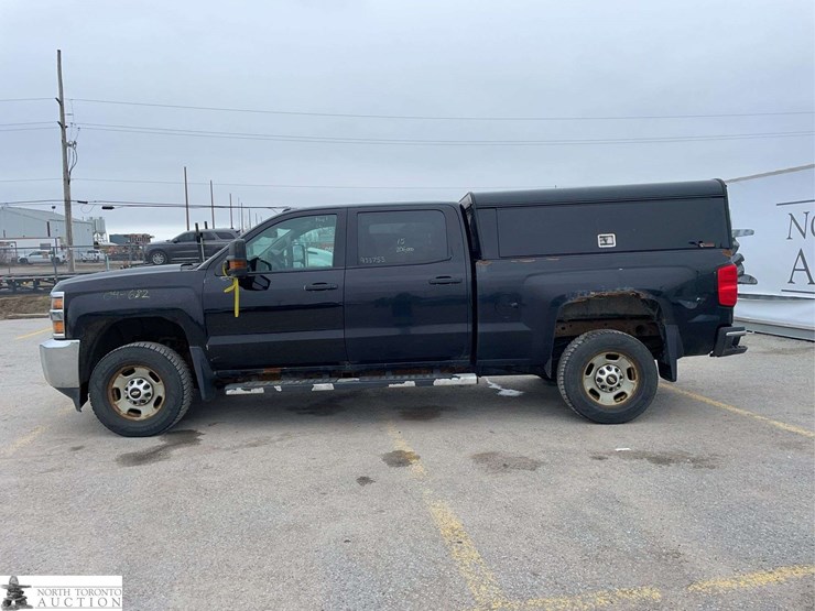 2015-chevrolet-silverado-2500hd-image-8