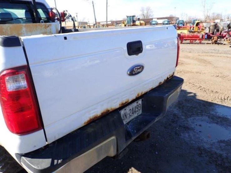 2016-ford-f350-xlt-image-31