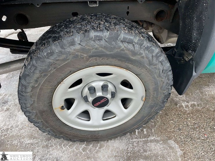 2016-gmc-sierra-1500-image-25