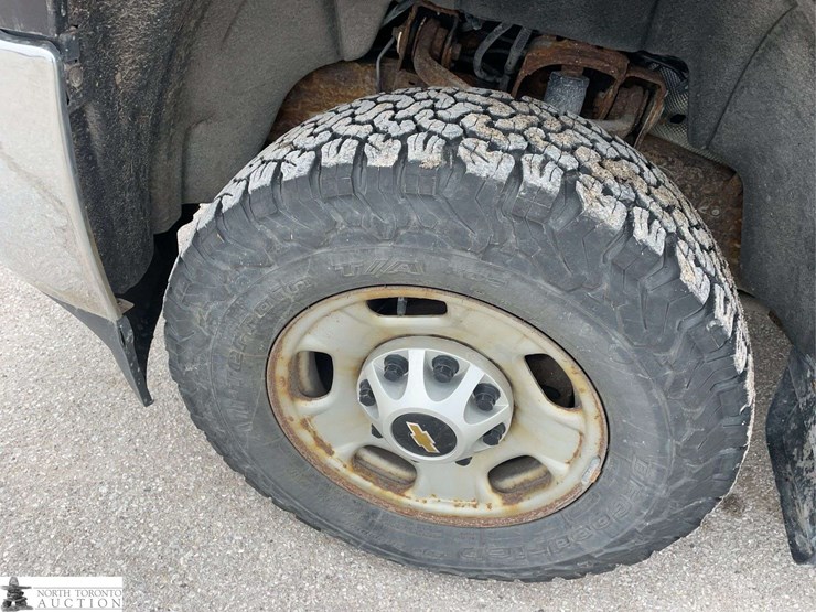 2016-chevrolet-silverado-2500hd-image-24