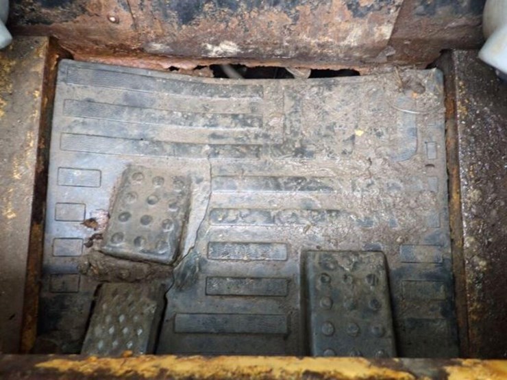 2009-caterpillar-232b-image-13