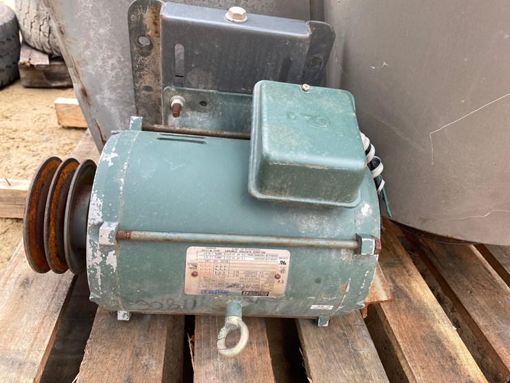 #3924-•-commercial-exhaust-fan-image-9