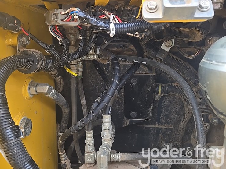 2014-komatsu-d61px-23-image-58