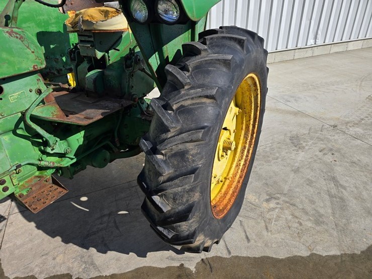 1967-john-deere-2510-image-17