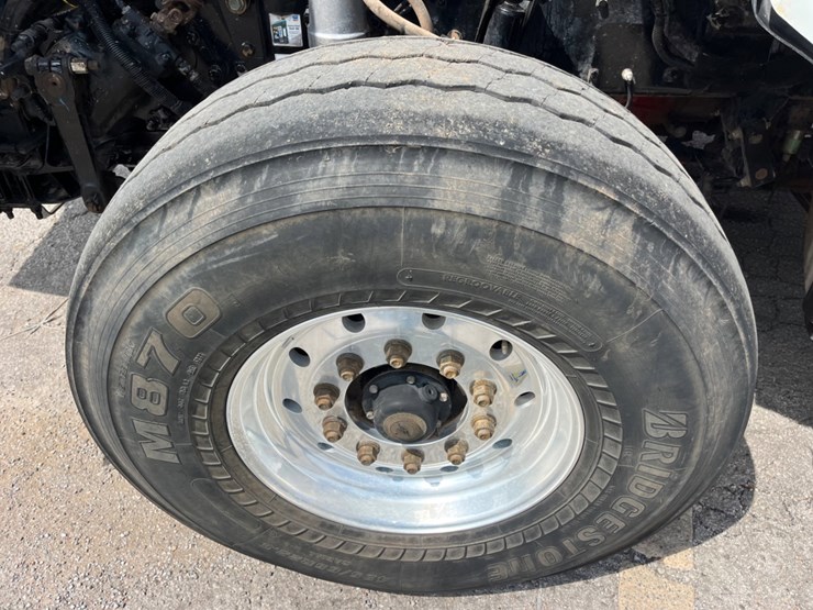 2020-kenworth-t880-image-12