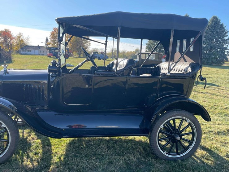 1917-model-t-touring-image-49