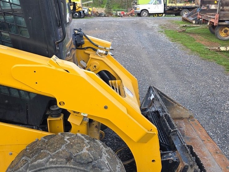 2022-caterpillar-272d3-image-9