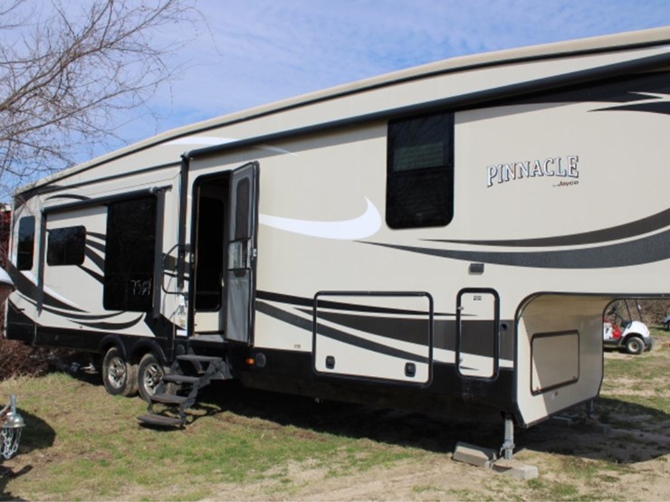#7364-•-2015-jayco-pinnacle-fifth-wheel-camper-image-12
