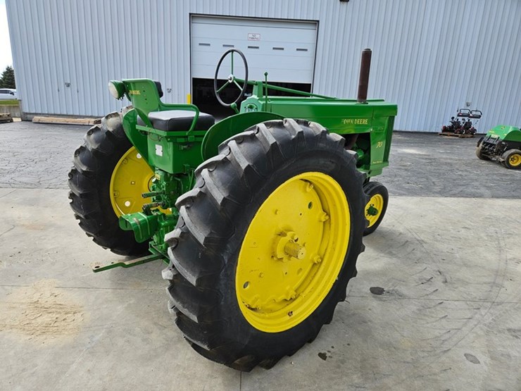 1955-john-deere-70-image-5