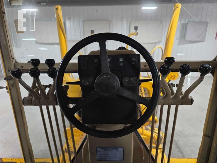 2004-caterpillar-120h-image-14