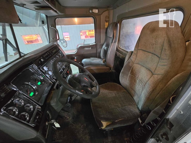 2008-kenworth-t800-image-9