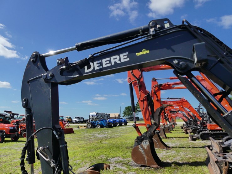 2018-deere-35g-image-9
