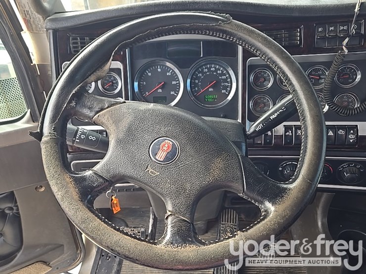 2014-kenworth-t800-image-148